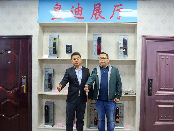 深思熟慮、共展宏圖：祝賀崔先生簽約皇迪西寧經(jīng)銷(xiāo)商